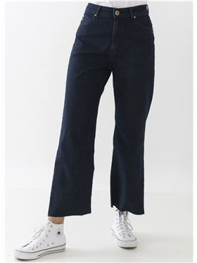 Calça Feminina Jeans- Cintura Média- Perna Ampla Encurtada