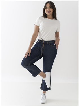Calça Feminina Jeans - Flare Cintura Média