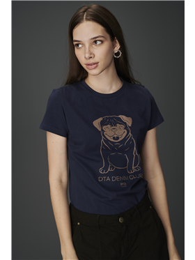 Camiseta Feminina Pug - DTA Denim Club